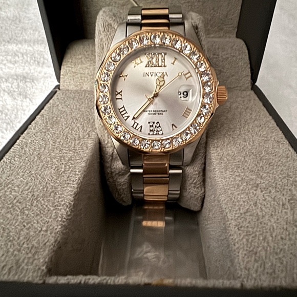 Invicta women’s Pro Diver Quartz watch. New. With tag. In box.
